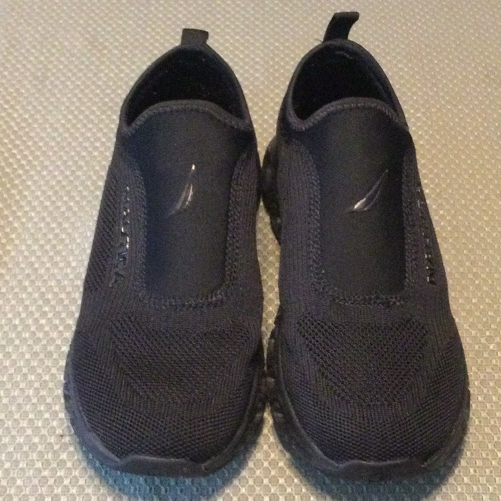 Nautica size 8 black textile slip on sneakers for women - Picture 2 of 8